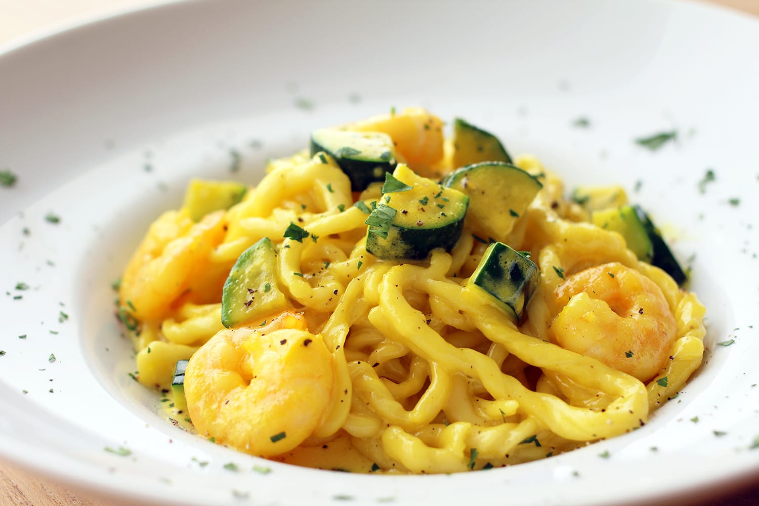 手編みリングパスタ「ロリギッタス」とサフランの濃厚クリームソース