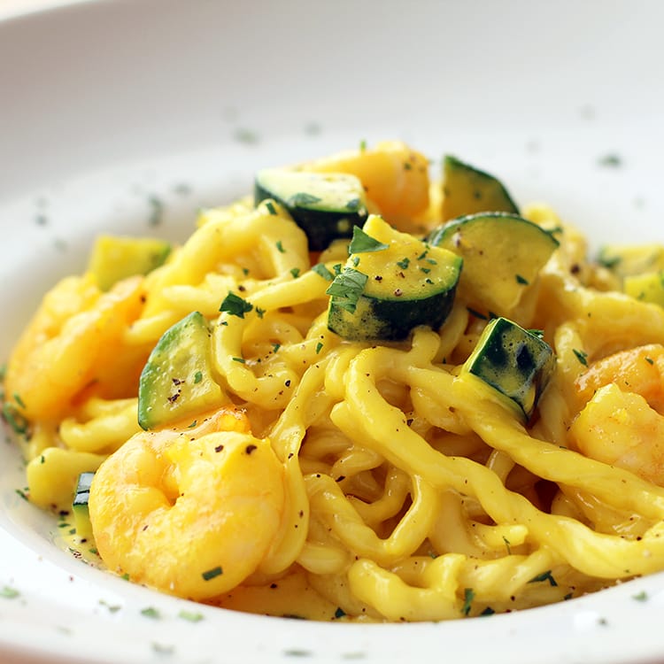 手編みリングパスタ「ロリギッタス」とサフランの濃厚クリームソース