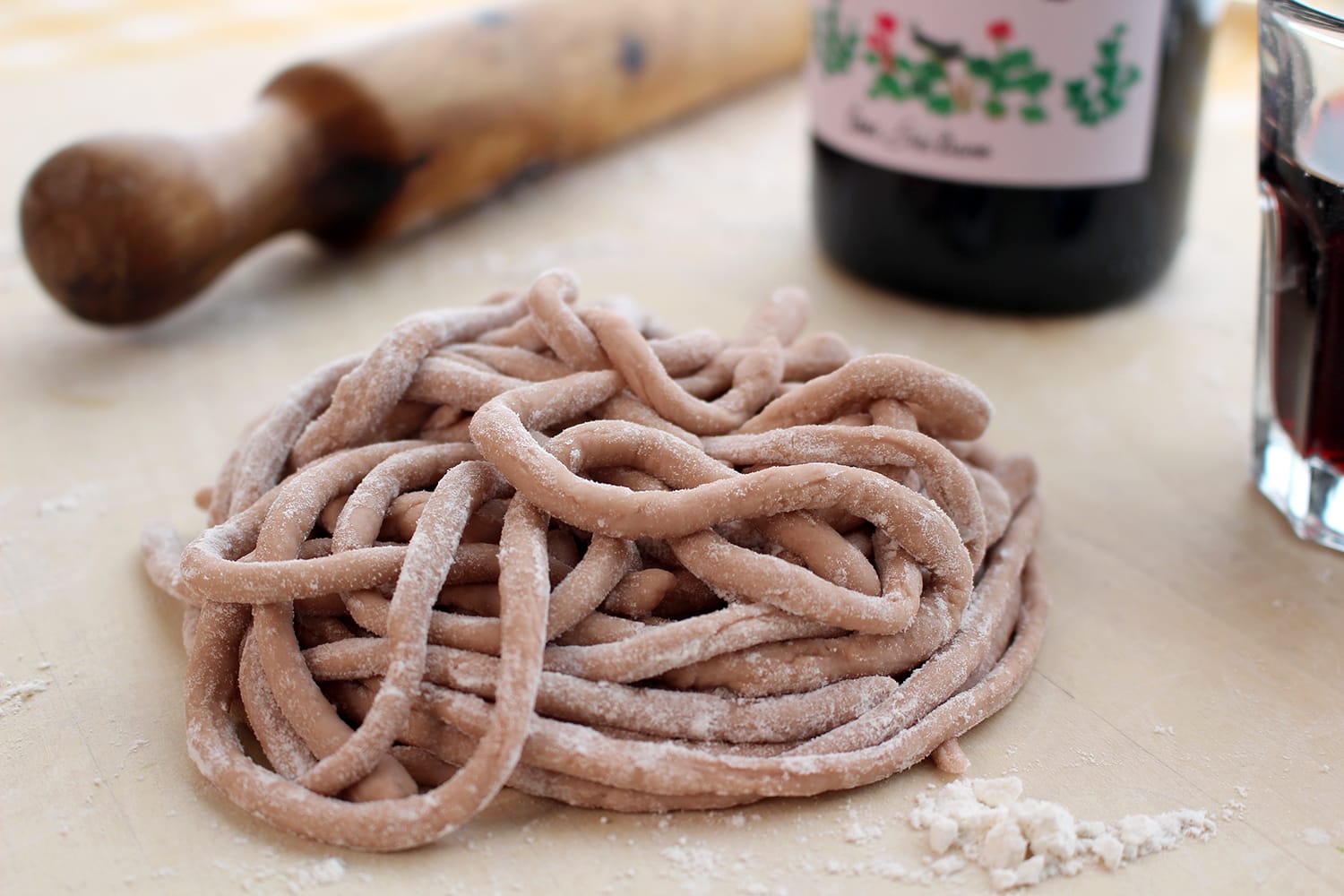 手打ちパスタ「赤ワインのピチ」